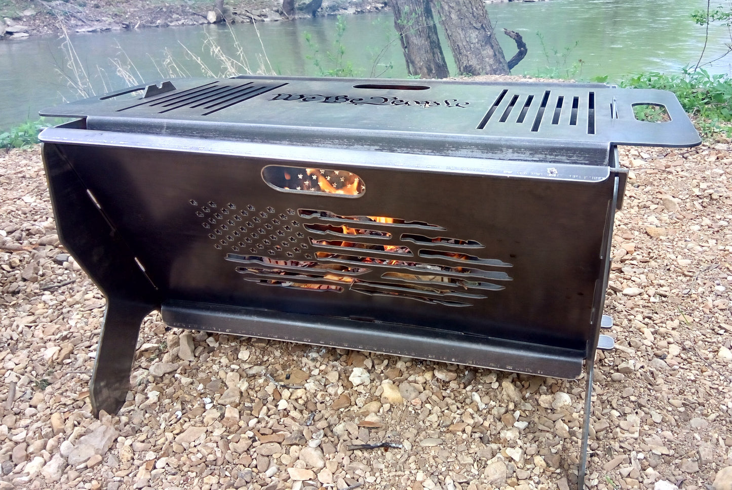 "American" XL Collapsible Fire Pit Grill